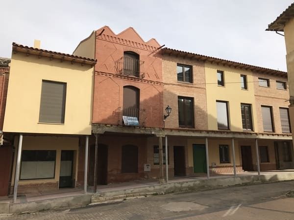 fachada reconstruida de 5 viviendas en Villalón de Campos